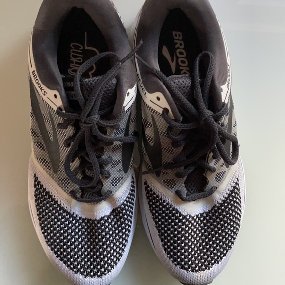 Brooks revel running sneakers - Picture 3 of 4